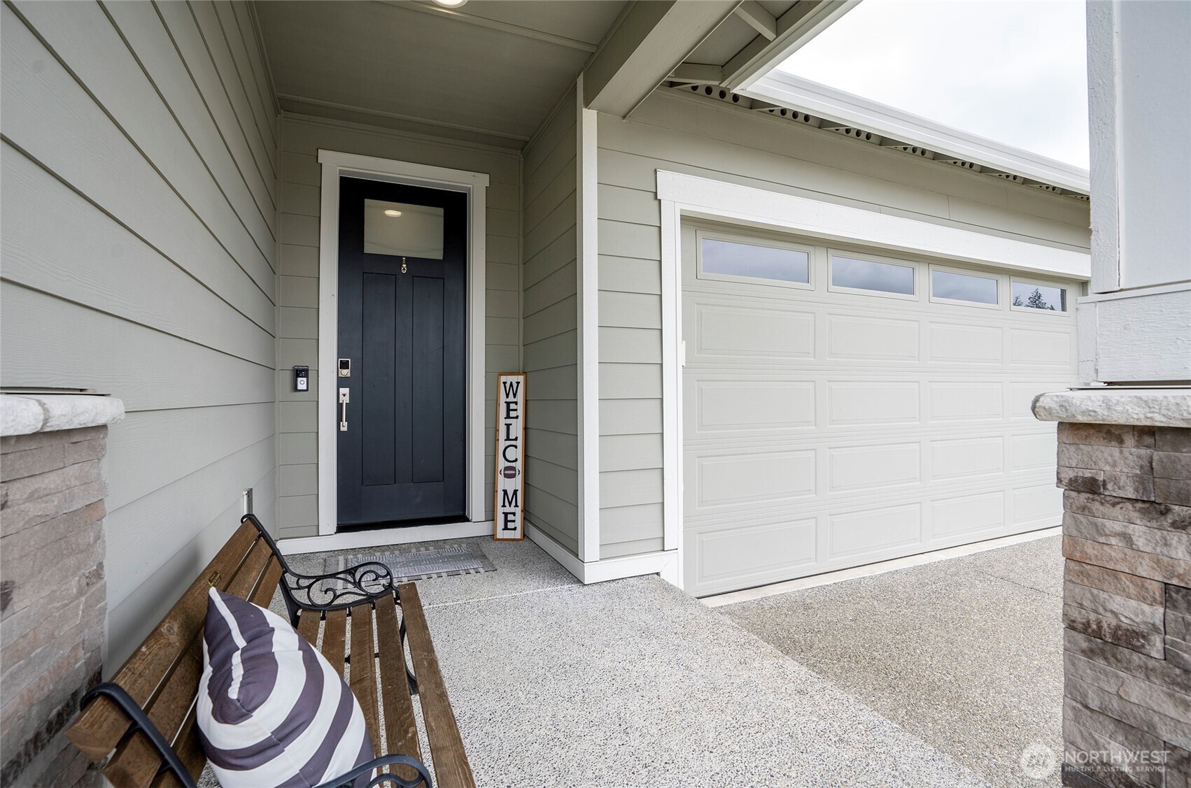3843 SW Sylvia Court , Port Orchard, WA 98367