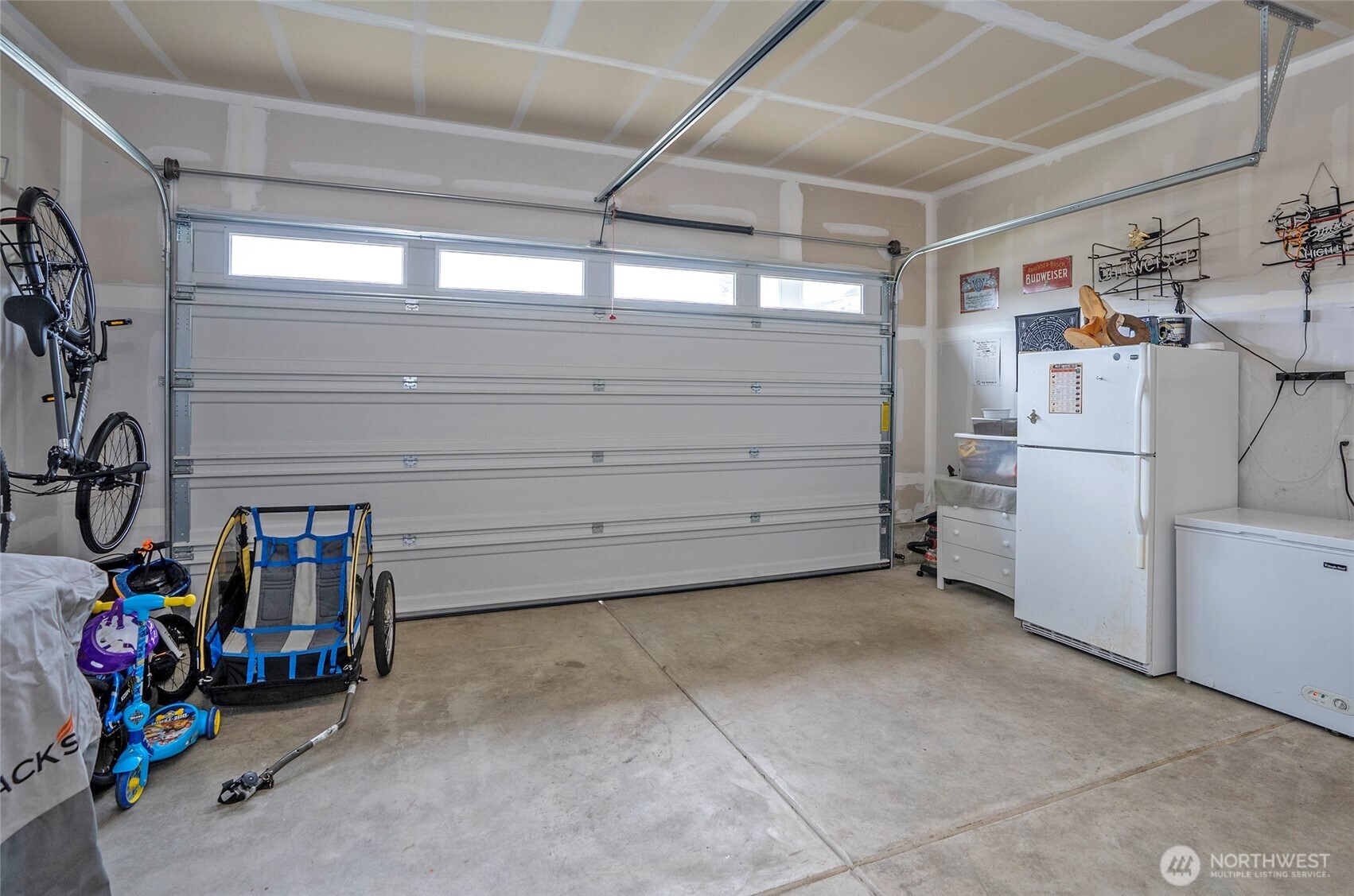 3843 SW Sylvia Court , Port Orchard, WA 98367