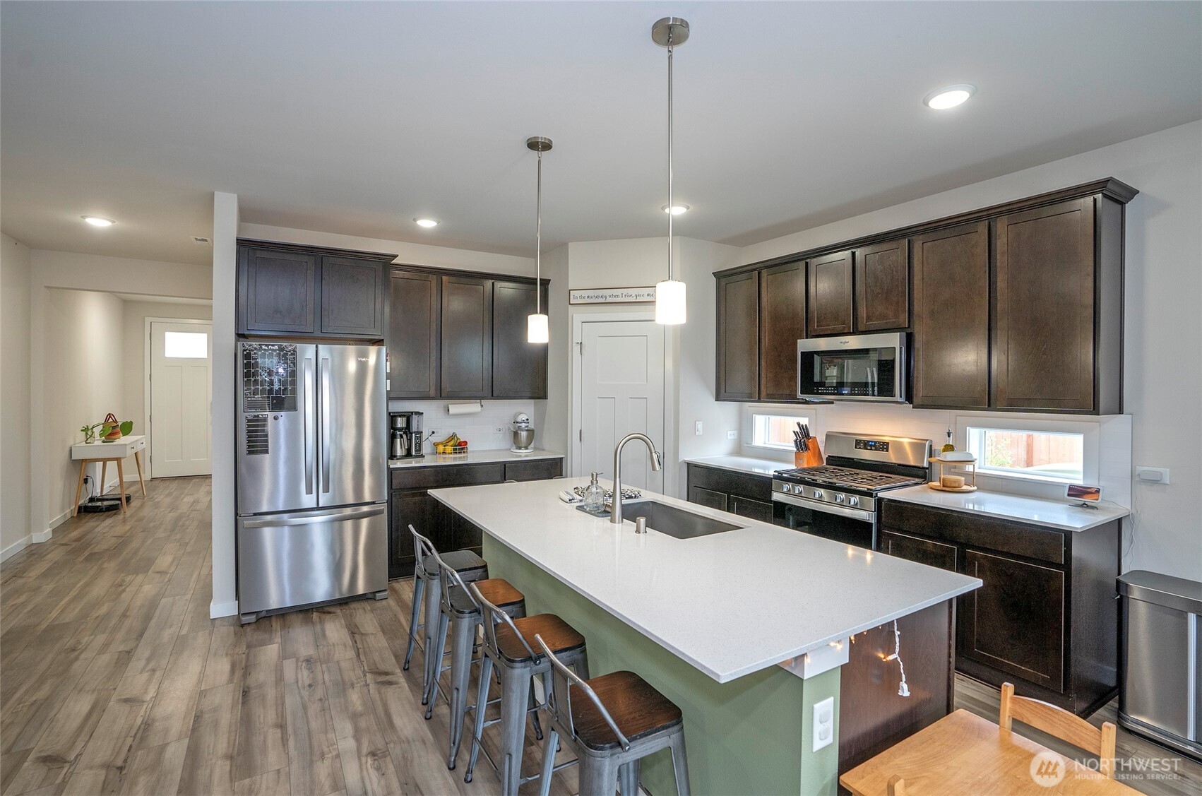 3843 SW Sylvia Court , Port Orchard, WA 98367