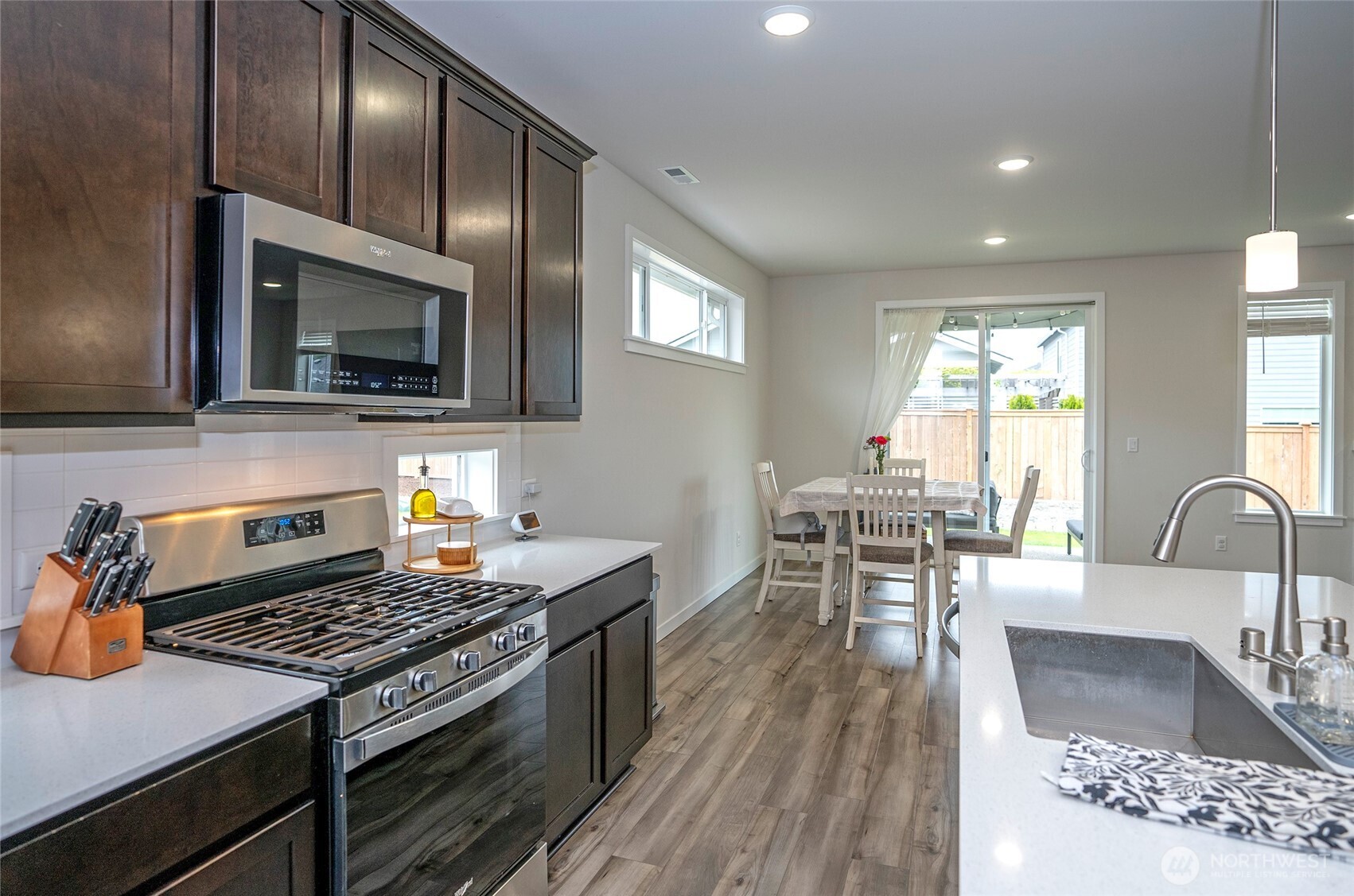 3843 SW Sylvia Court , Port Orchard, WA 98367