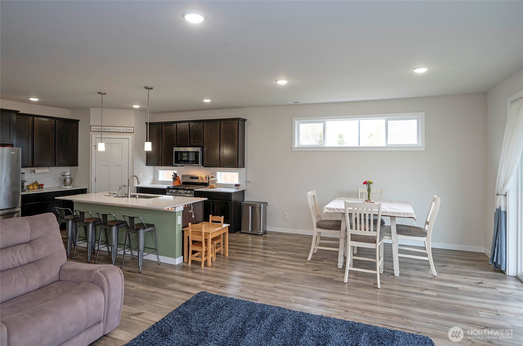 3843 SW Sylvia Court , Port Orchard, WA 98367