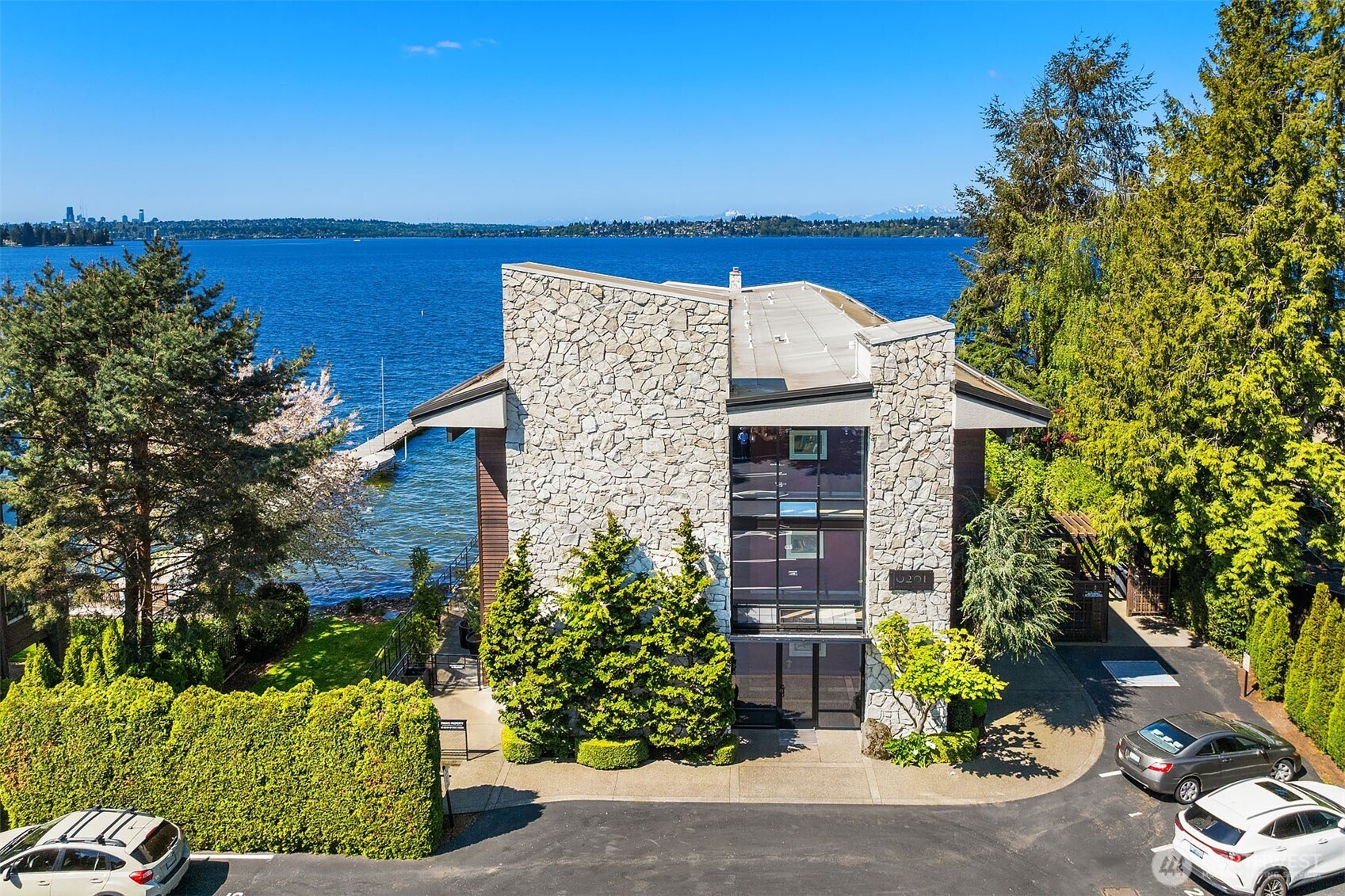 6201 Lake Washington Boulevard NE #203, Kirkland, WA 98033