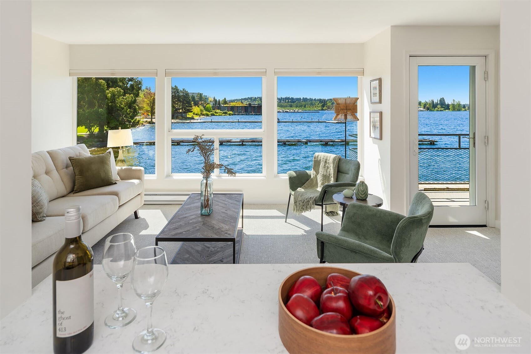 6201 Lake Washington Boulevard NE #203, Kirkland, WA 98033