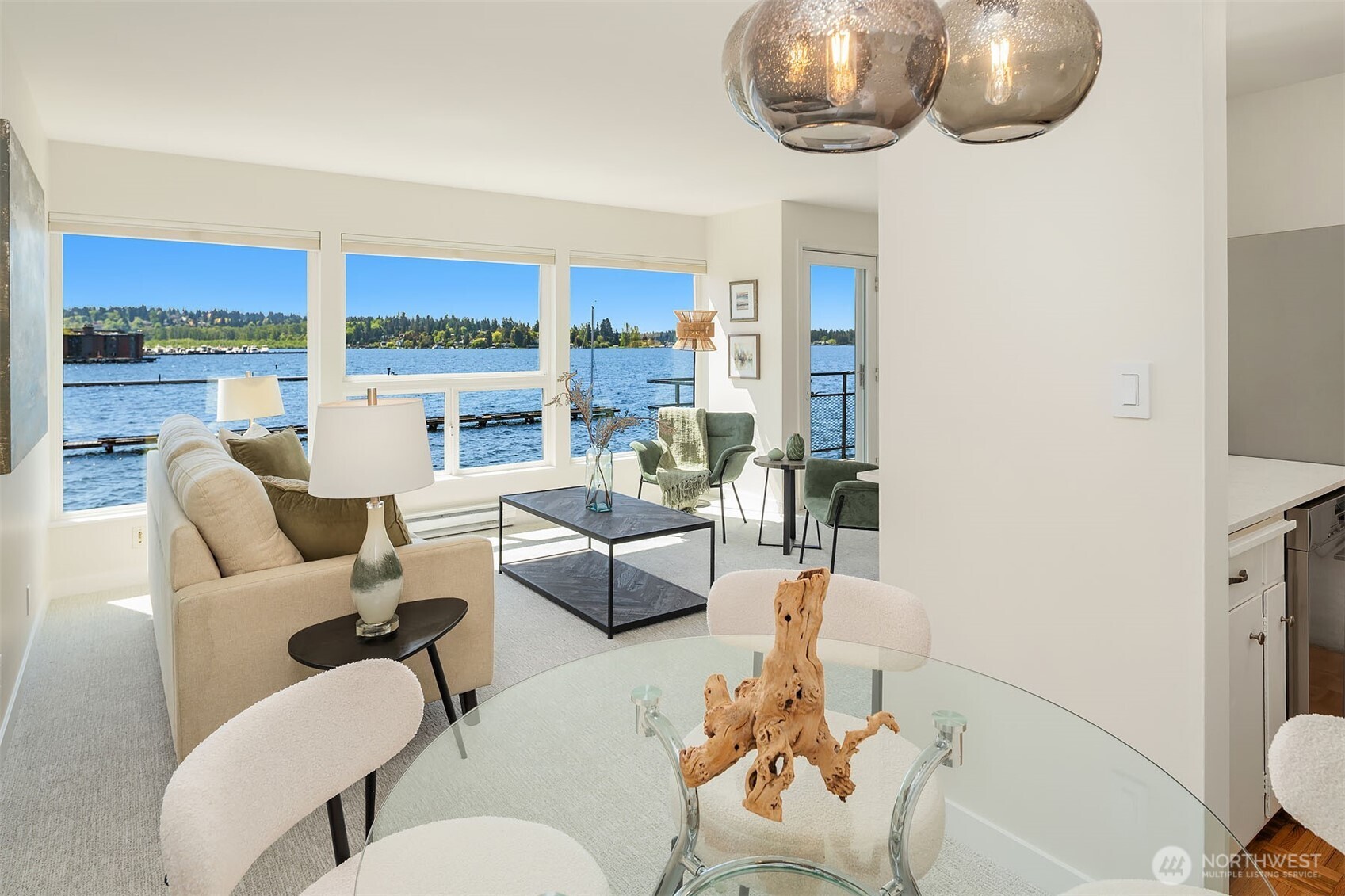 6201 Lake Washington Boulevard NE #203, Kirkland, WA 98033