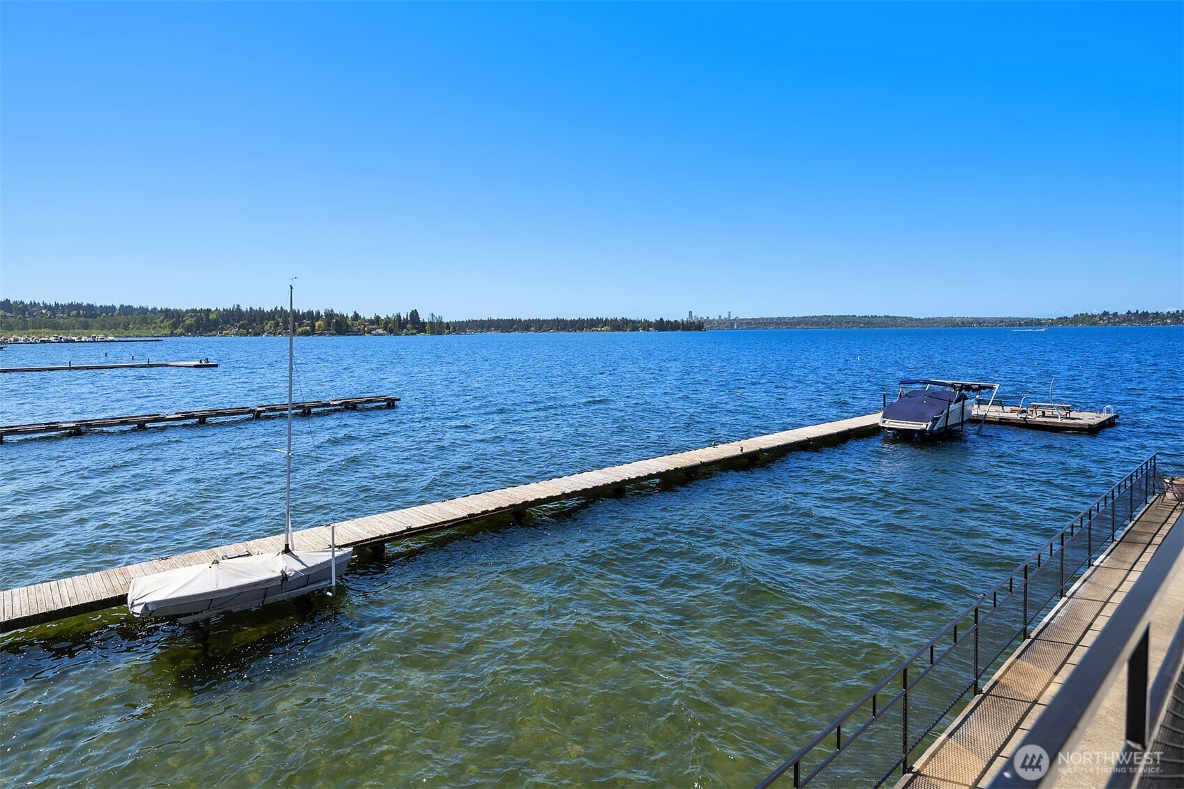 6201 Lake Washington Boulevard NE #203, Kirkland, WA 98033
