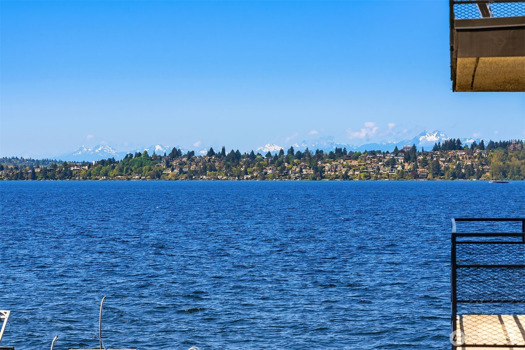 6201 Lake Washington Boulevard NE #203, Kirkland, WA 98033