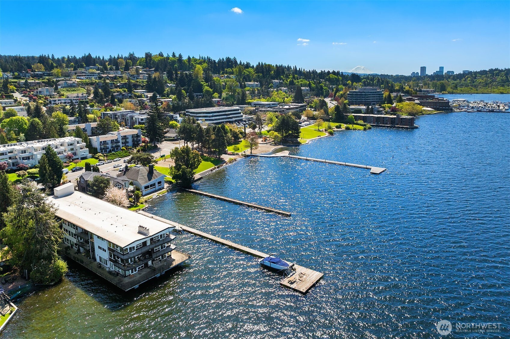6201 Lake Washington Boulevard NE #203, Kirkland, WA 98033