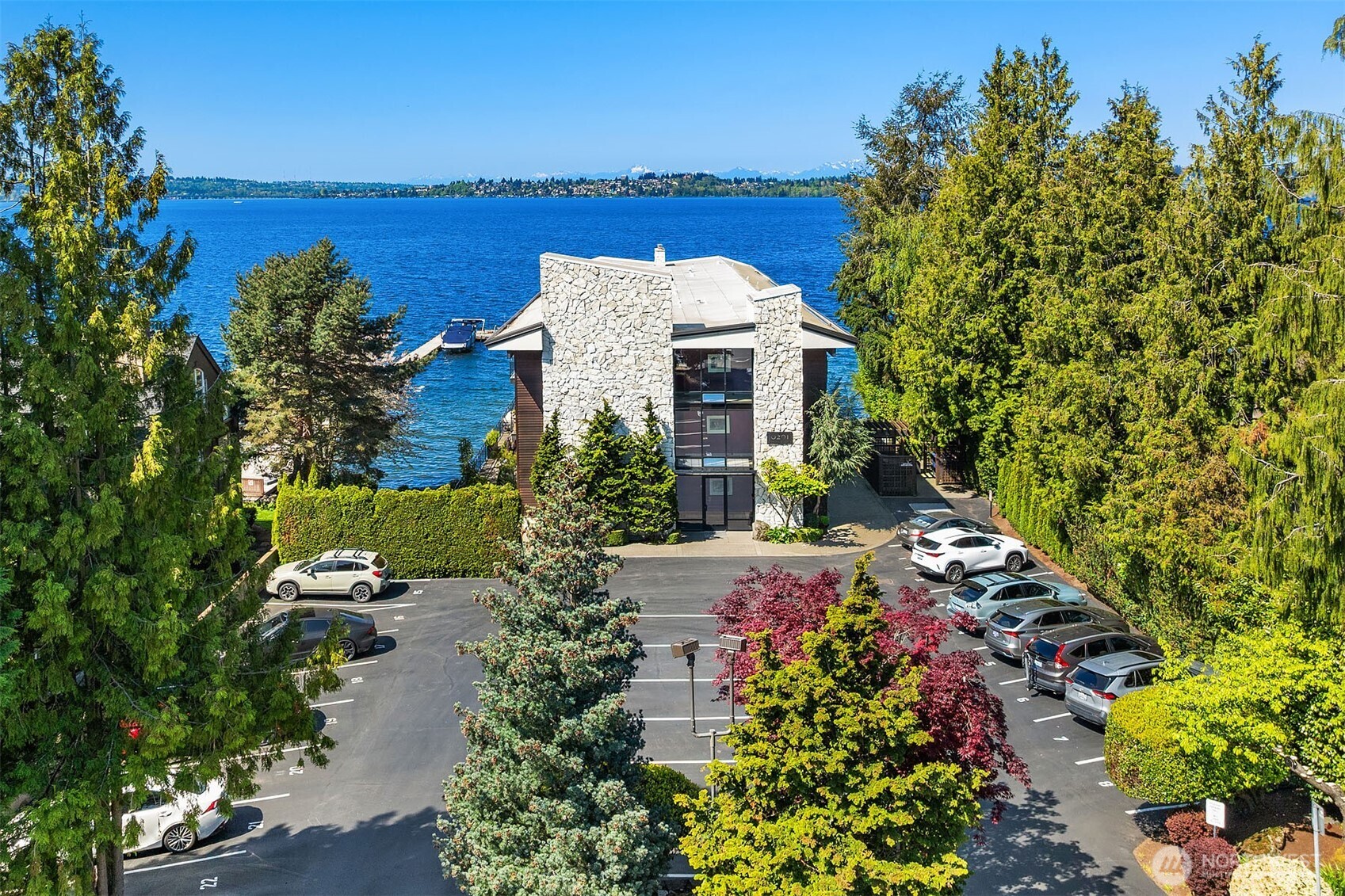 6201 Lake Washington Boulevard NE #203, Kirkland, WA 98033