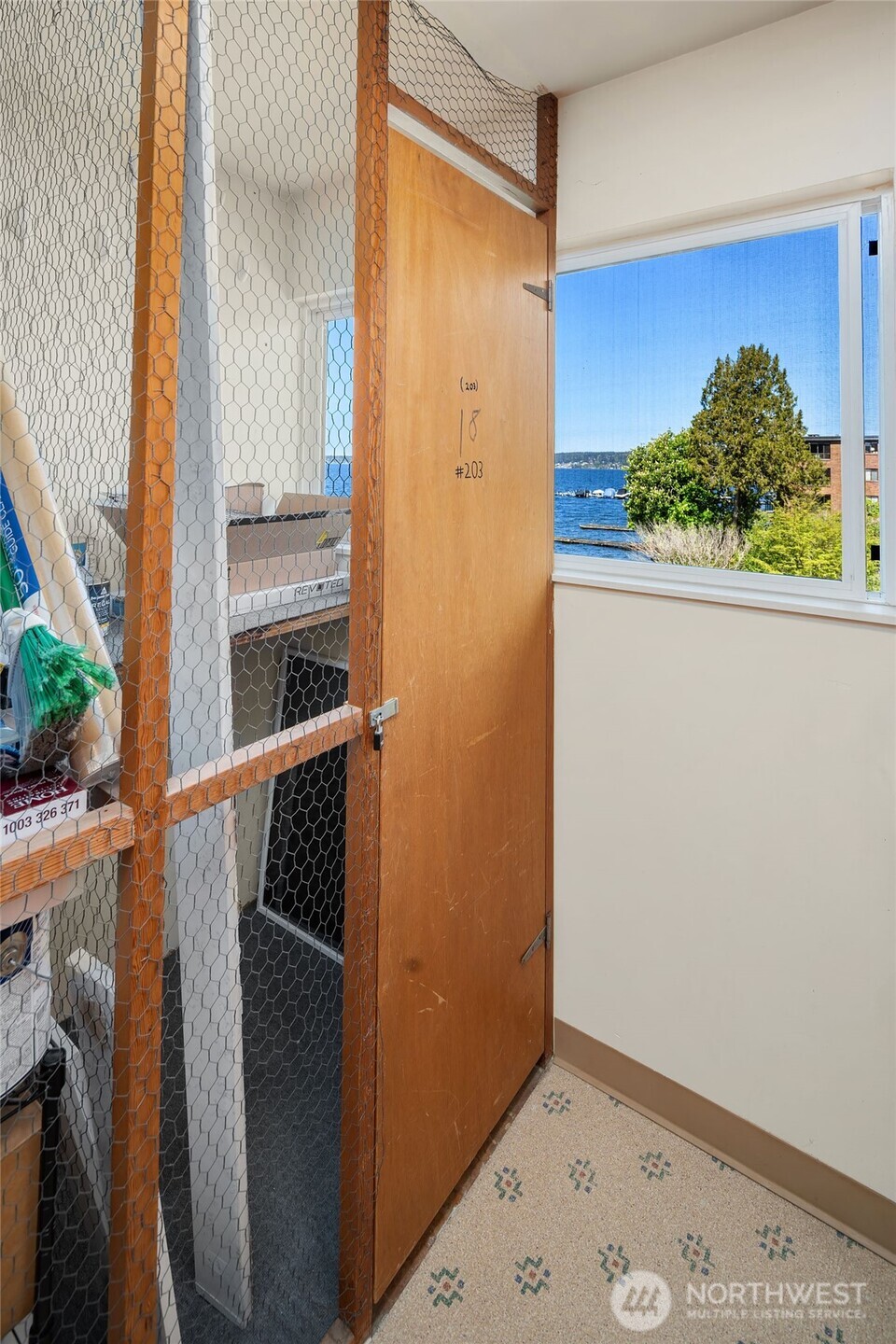 6201 Lake Washington Boulevard NE #203, Kirkland, WA 98033