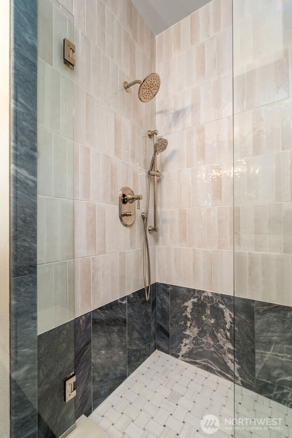 6223 85th Avenue W, University Place, WA 98467