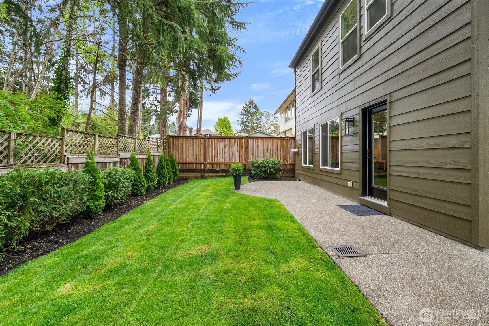 6223 85th Avenue W, University Place, WA 98467