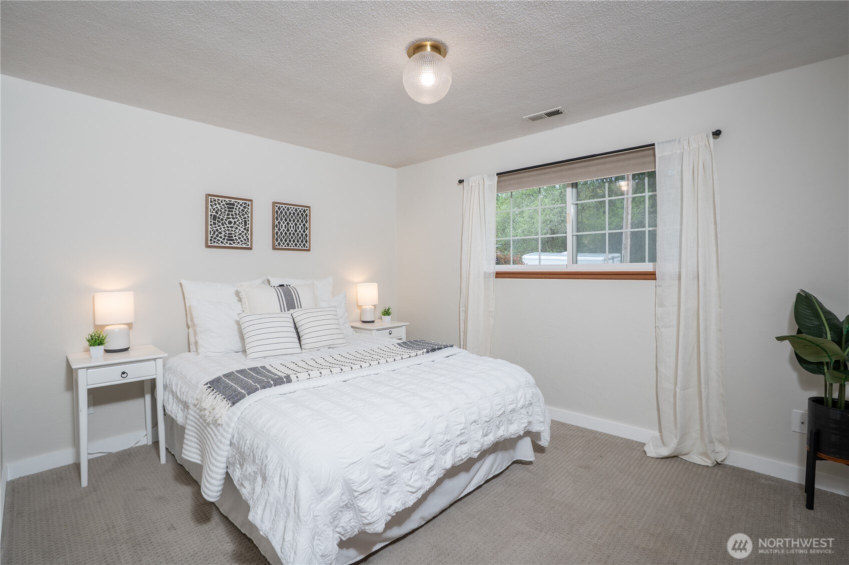 1045 Sunrise Lane , Fircrest, WA 98466