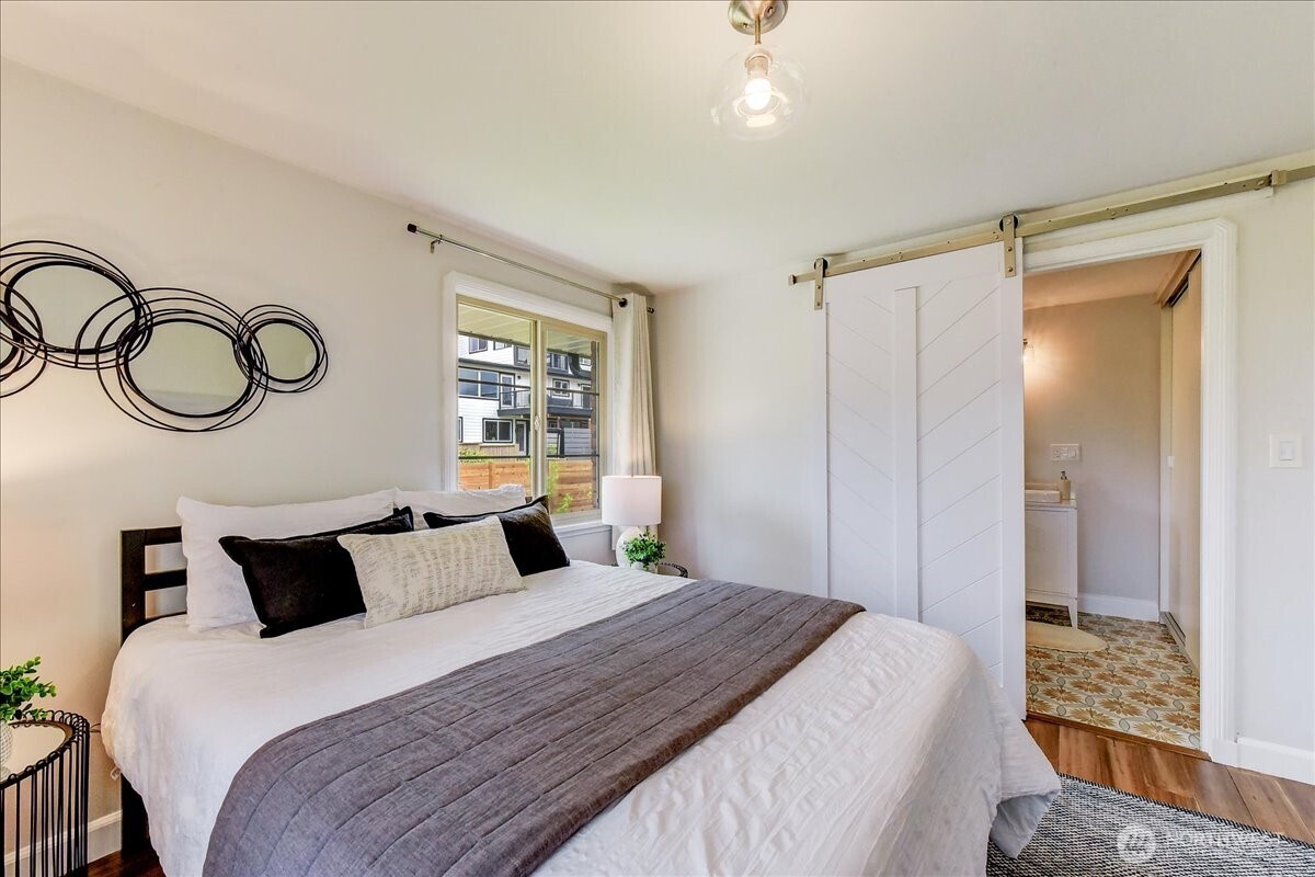 3228 57th Avenue SW, Seattle, WA 98116