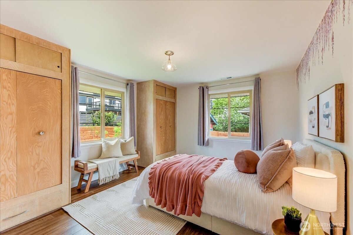 3228 57th Avenue SW, Seattle, WA 98116