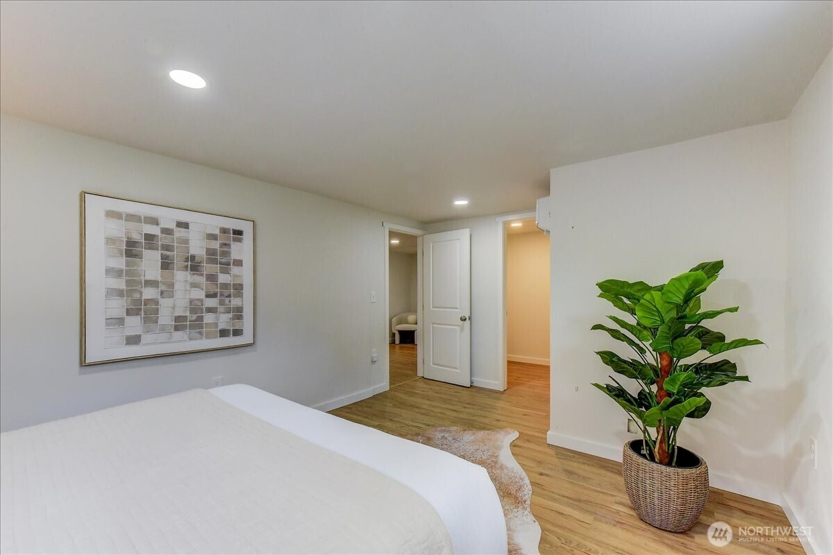 3228 57th Avenue SW, Seattle, WA 98116