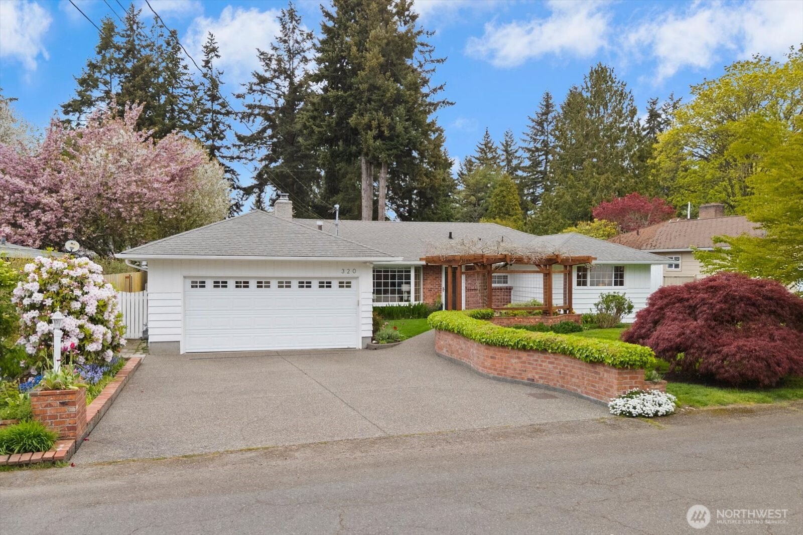 320 NW 202nd Street , Shoreline, WA 98177