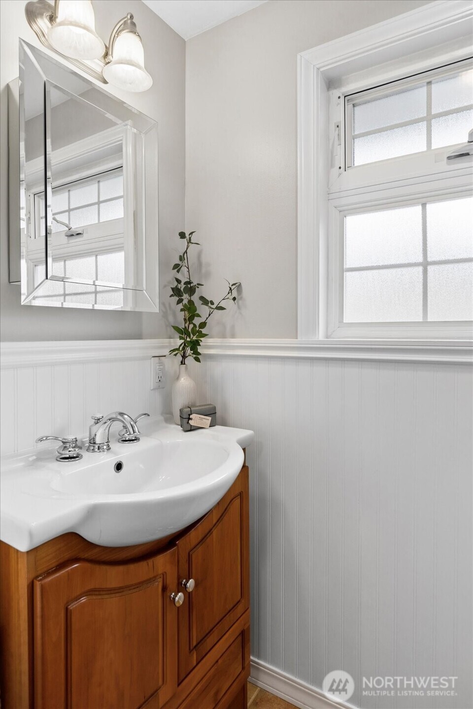 320 NW 202nd Street , Shoreline, WA 98177