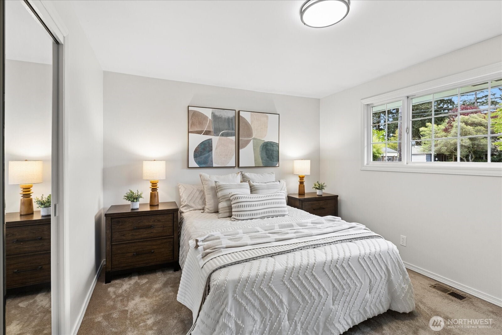 320 NW 202nd Street , Shoreline, WA 98177