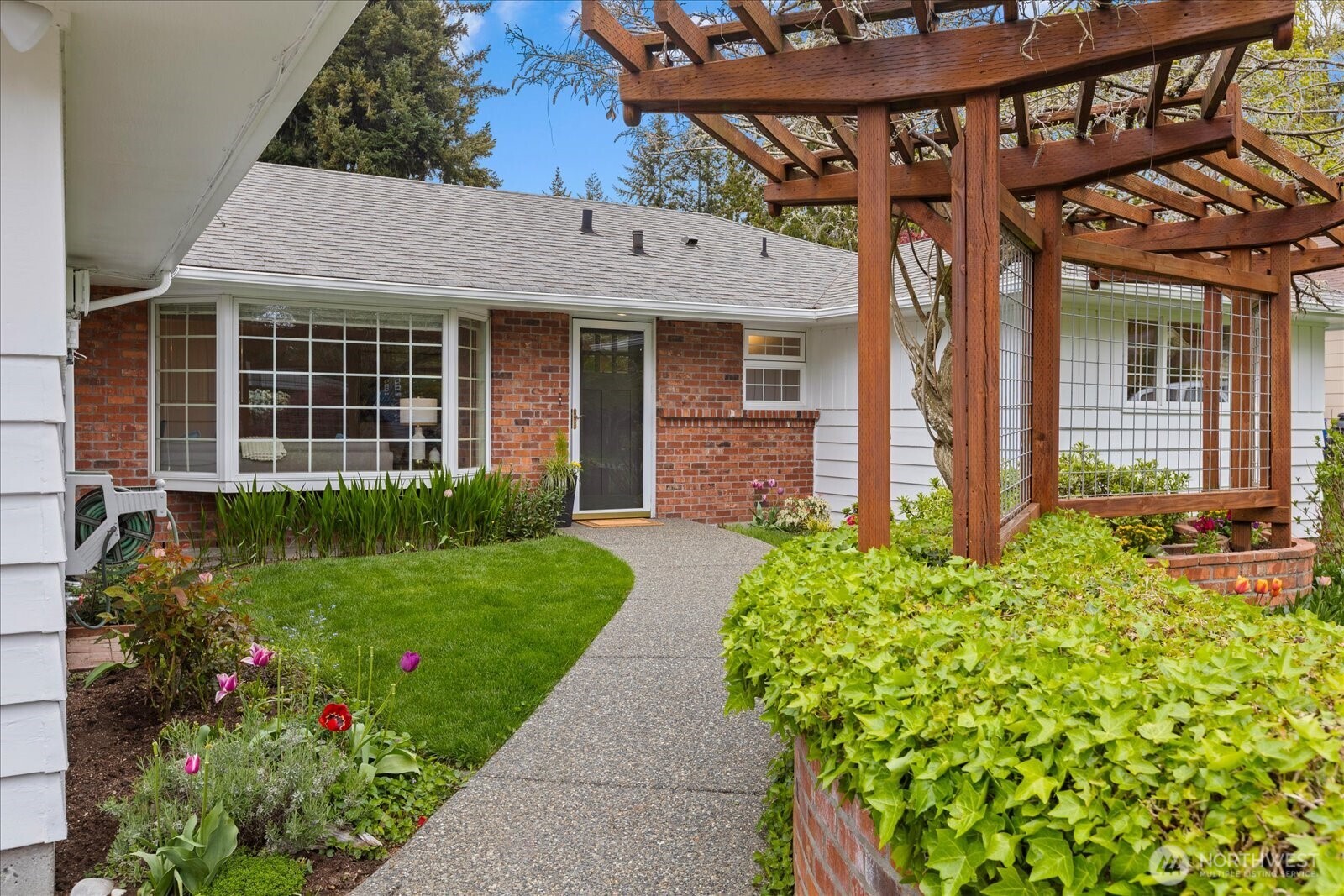 320 NW 202nd Street , Shoreline, WA 98177