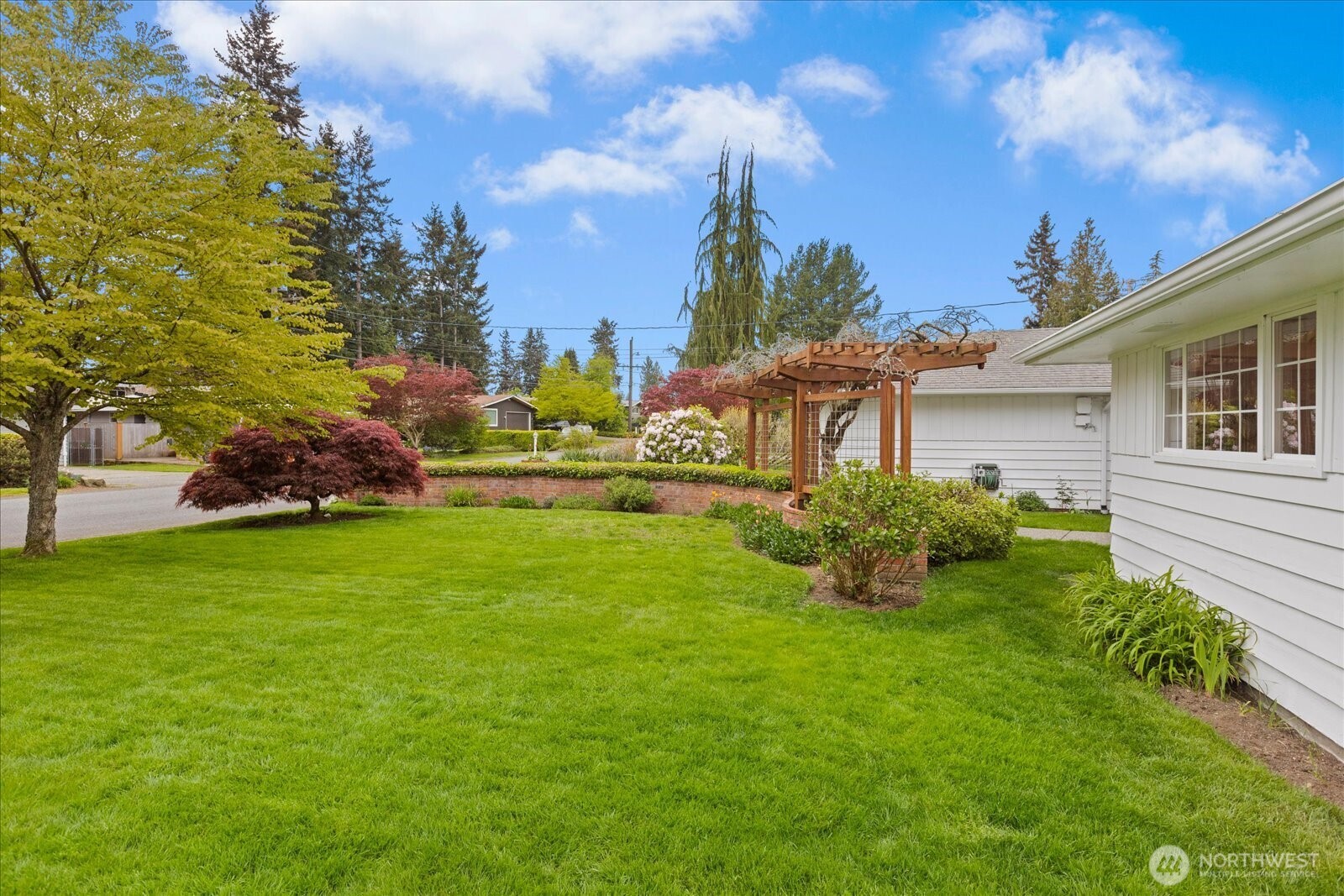 320 NW 202nd Street , Shoreline, WA 98177