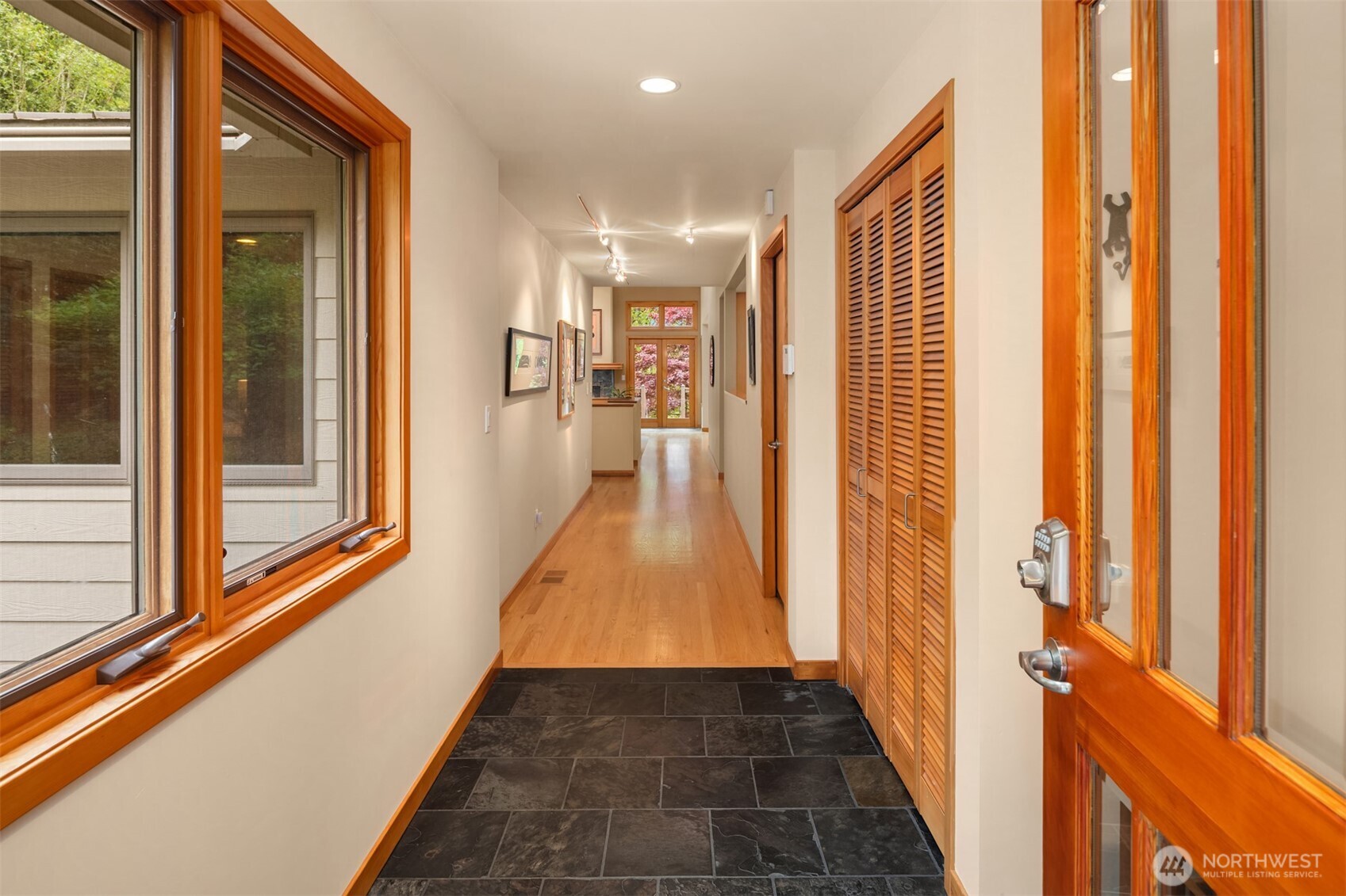 558 20th Avenue , Kirkland, WA 98033