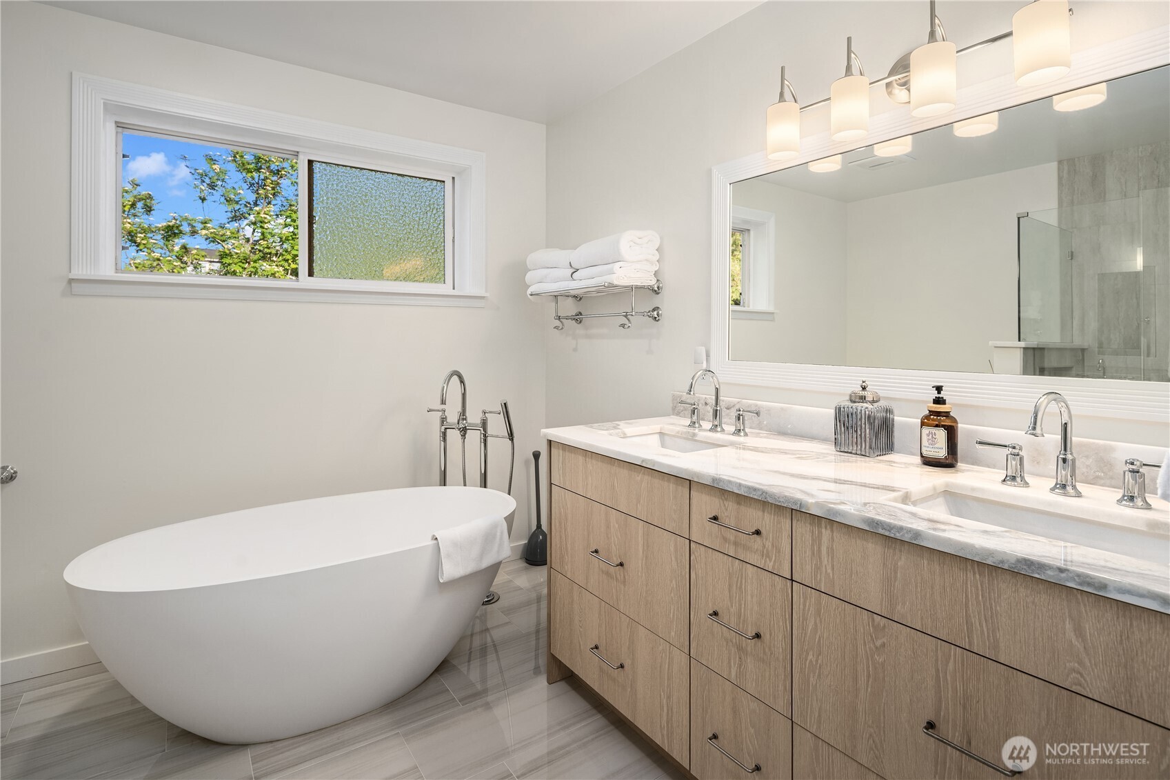 4014 SW 98th Street , Seattle, WA 98136