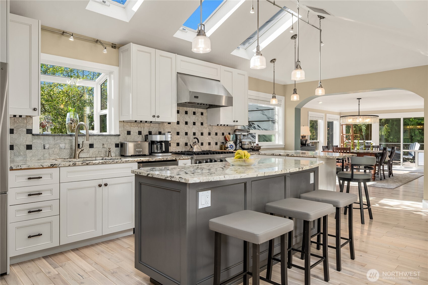 4014 SW 98th Street , Seattle, WA 98136