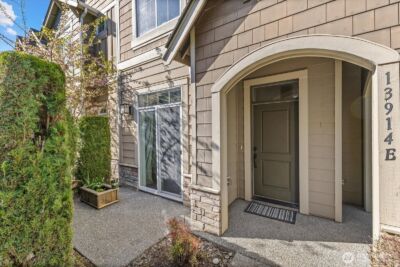 13914 N Pointe Circle #E, Mill Creek, WA 98012-4685 - Photo 2