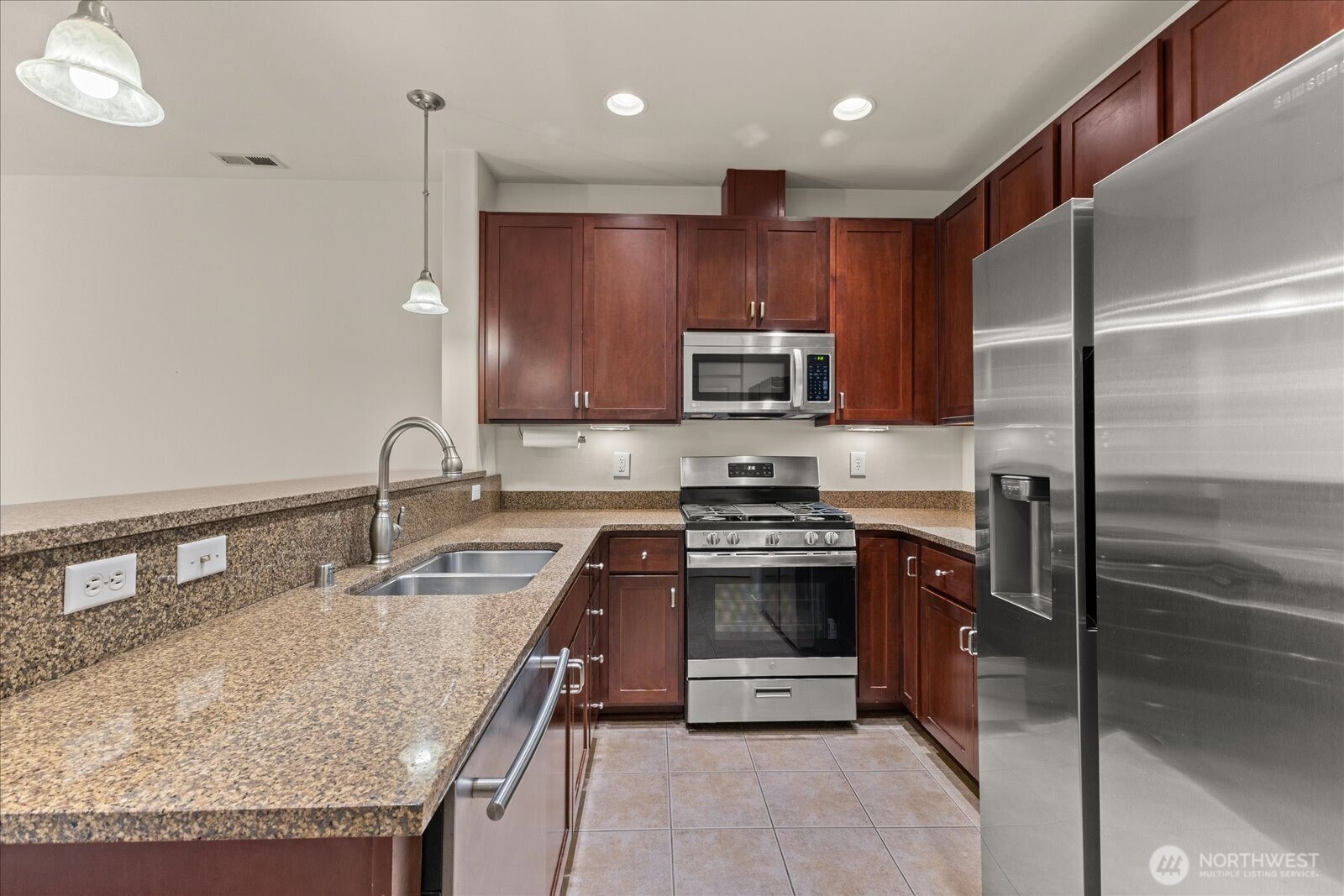 13914 N Pointe Circle #E, Mill Creek, WA 98012-4685