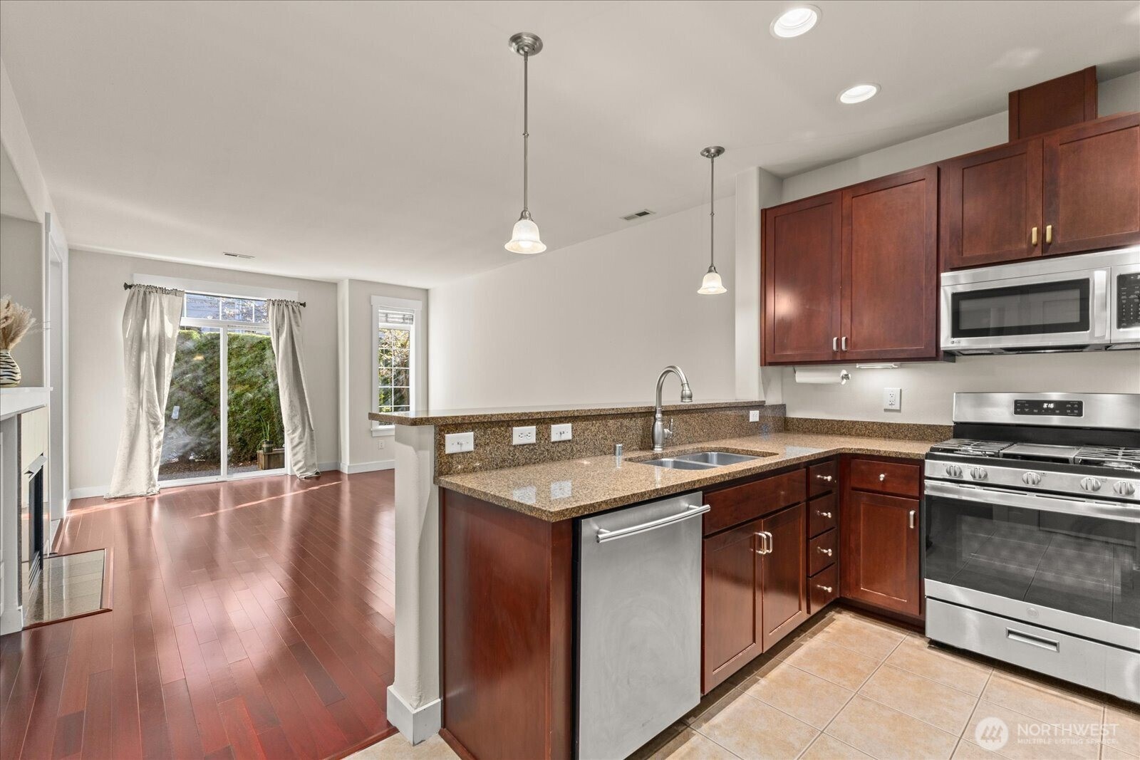 13914 N Pointe Circle #E, Mill Creek, WA 98012-4685