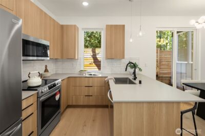 7330 25th Avenue NW, Seattle, WA 98117 - Photo 8