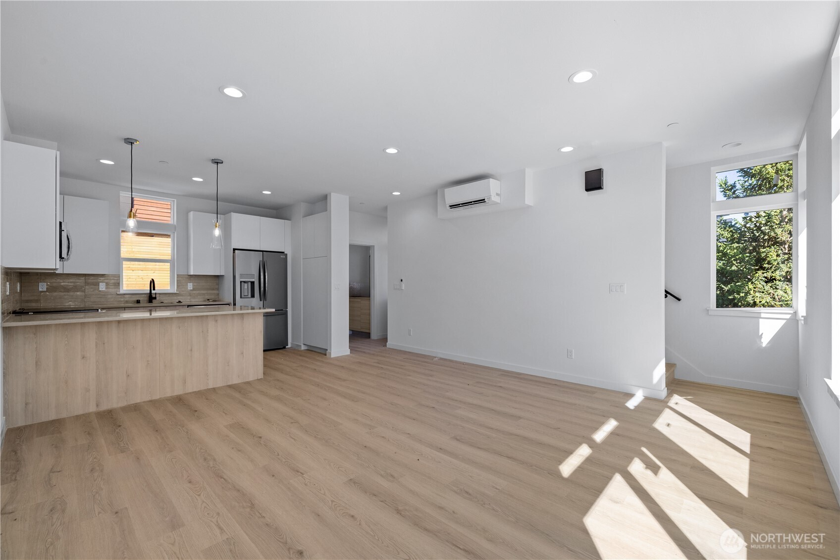 1136 A NW 57th Street , Seattle, WA 98107