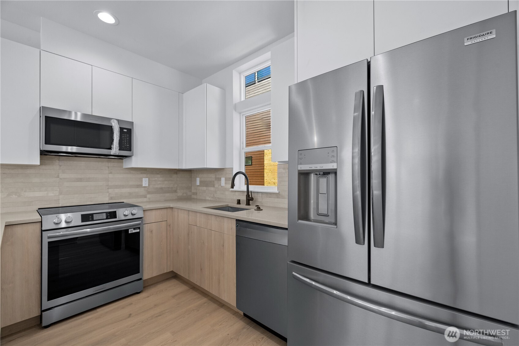 1136 A NW 57th Street , Seattle, WA 98107