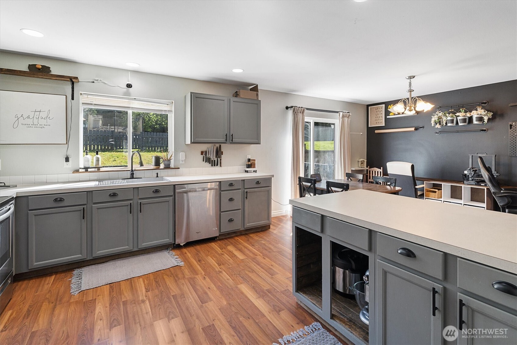 6994 E Dakota Street , Port Orchard, WA 98366
