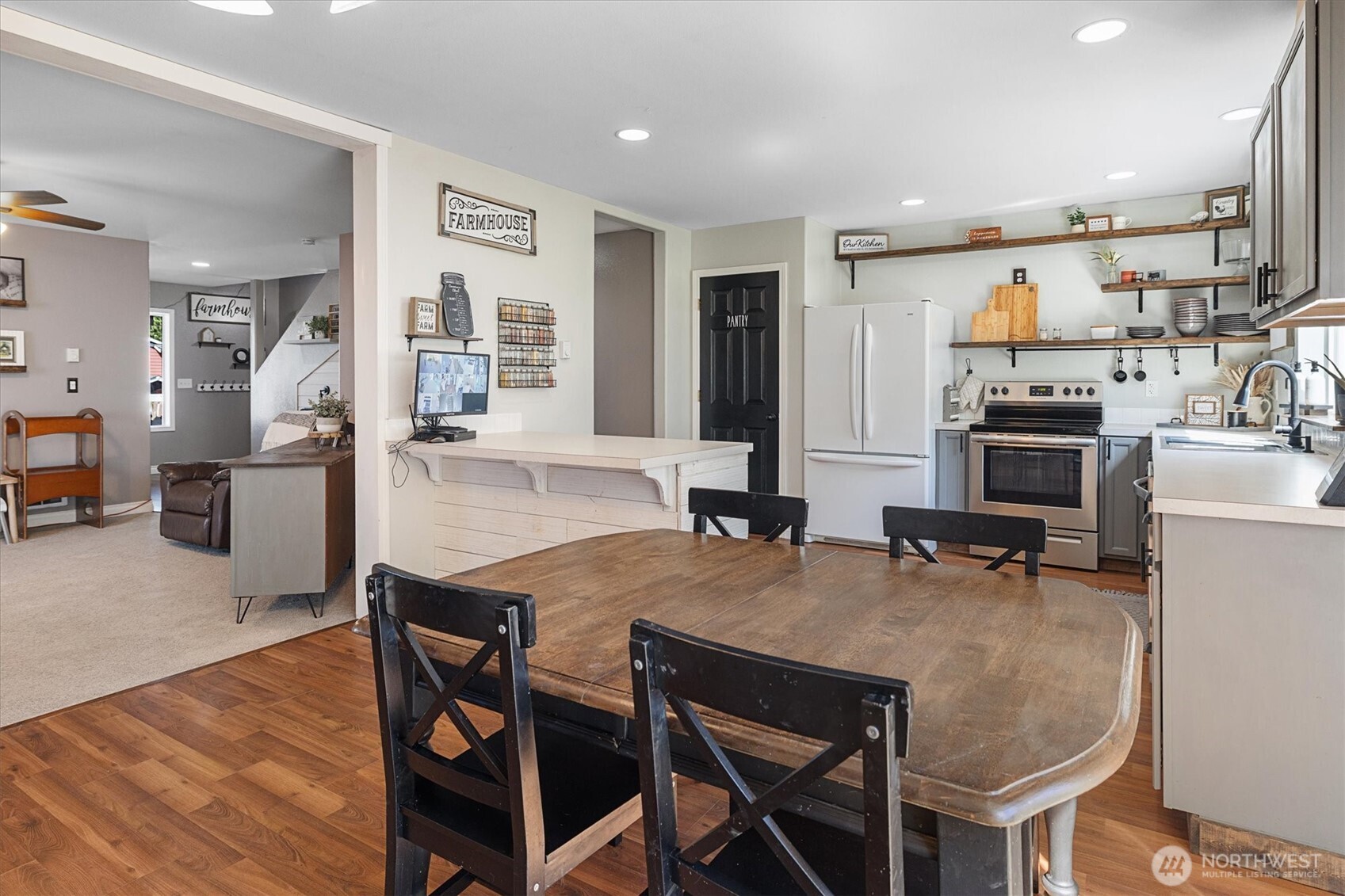 6994 E Dakota Street , Port Orchard, WA 98366