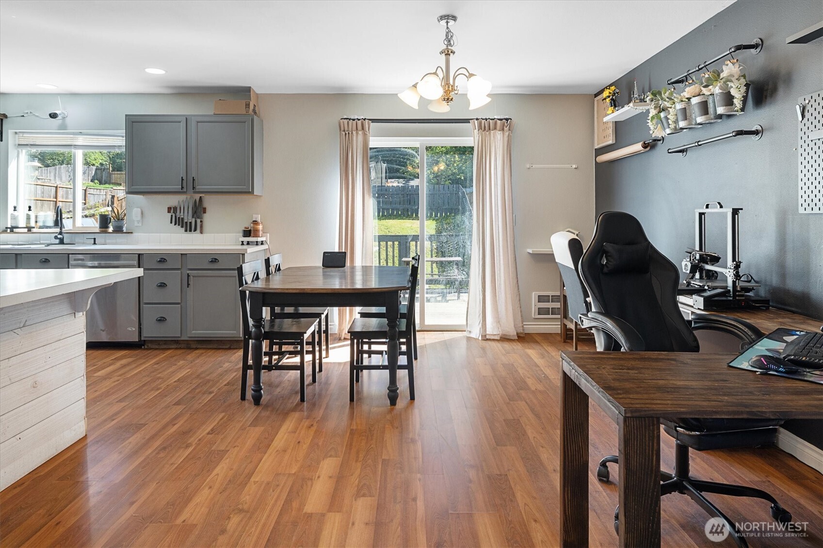6994 E Dakota Street , Port Orchard, WA 98366
