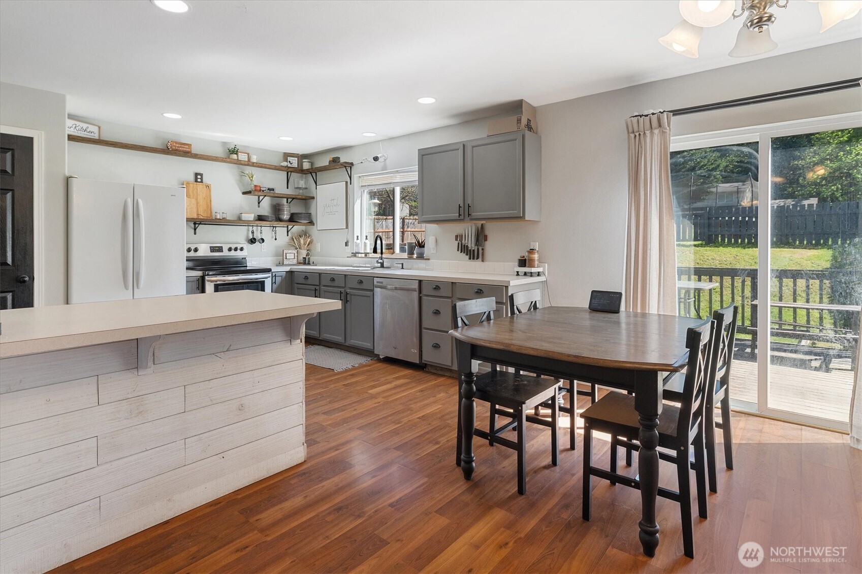 6994 E Dakota Street , Port Orchard, WA 98366