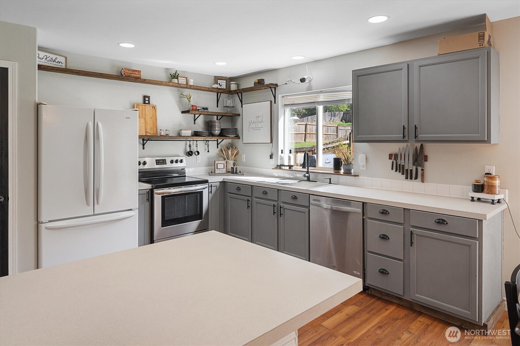 6994 E Dakota Street , Port Orchard, WA 98366