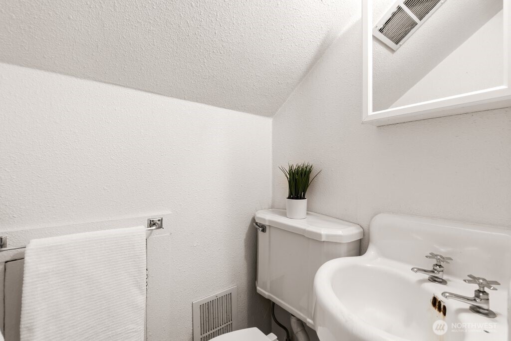 1471 NW 77th Street , Seattle, WA 98117