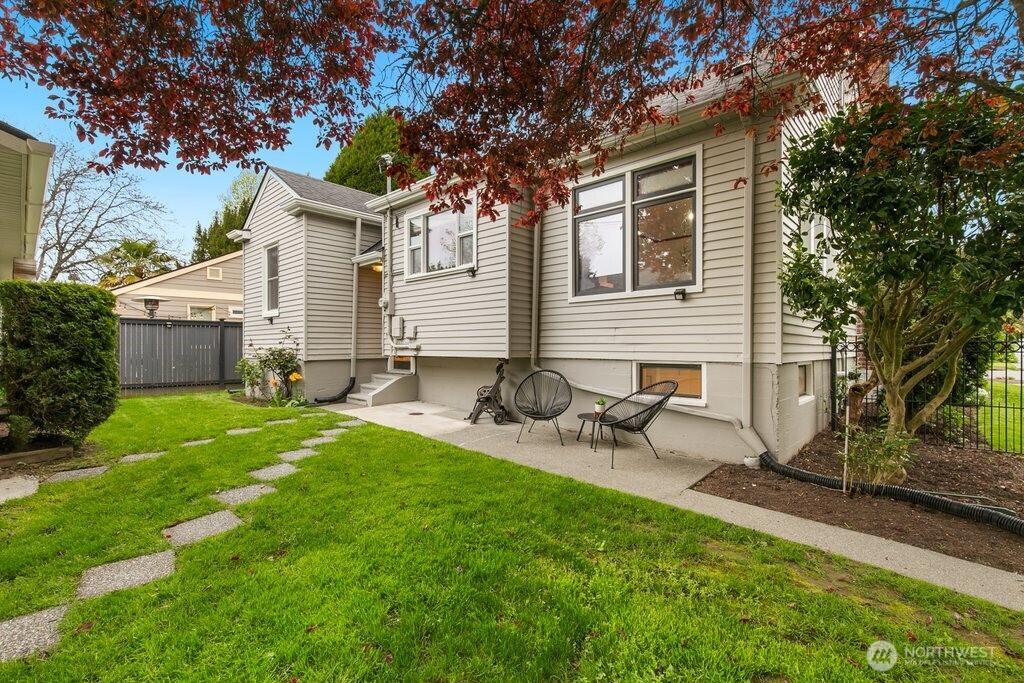 1471 NW 77th Street , Seattle, WA 98117