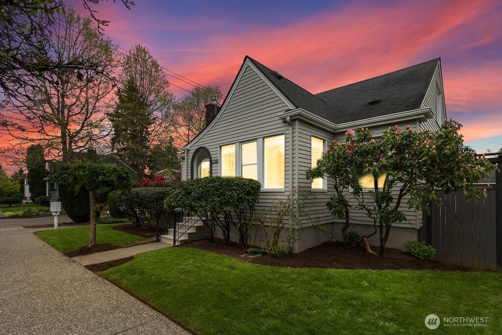 1471 NW 77th Street , Seattle, WA 98117