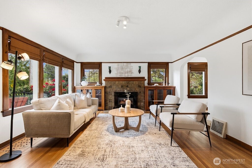 1471 NW 77th Street , Seattle, WA 98117