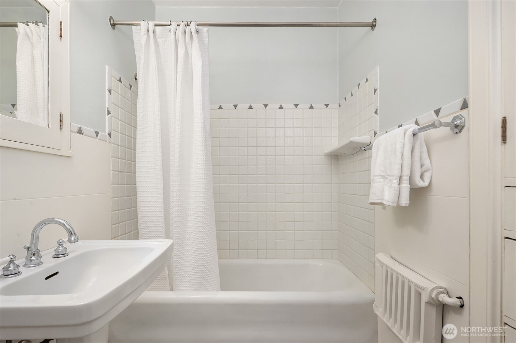 1902 Bigelow Avenue N #403, Seattle, WA 98109
