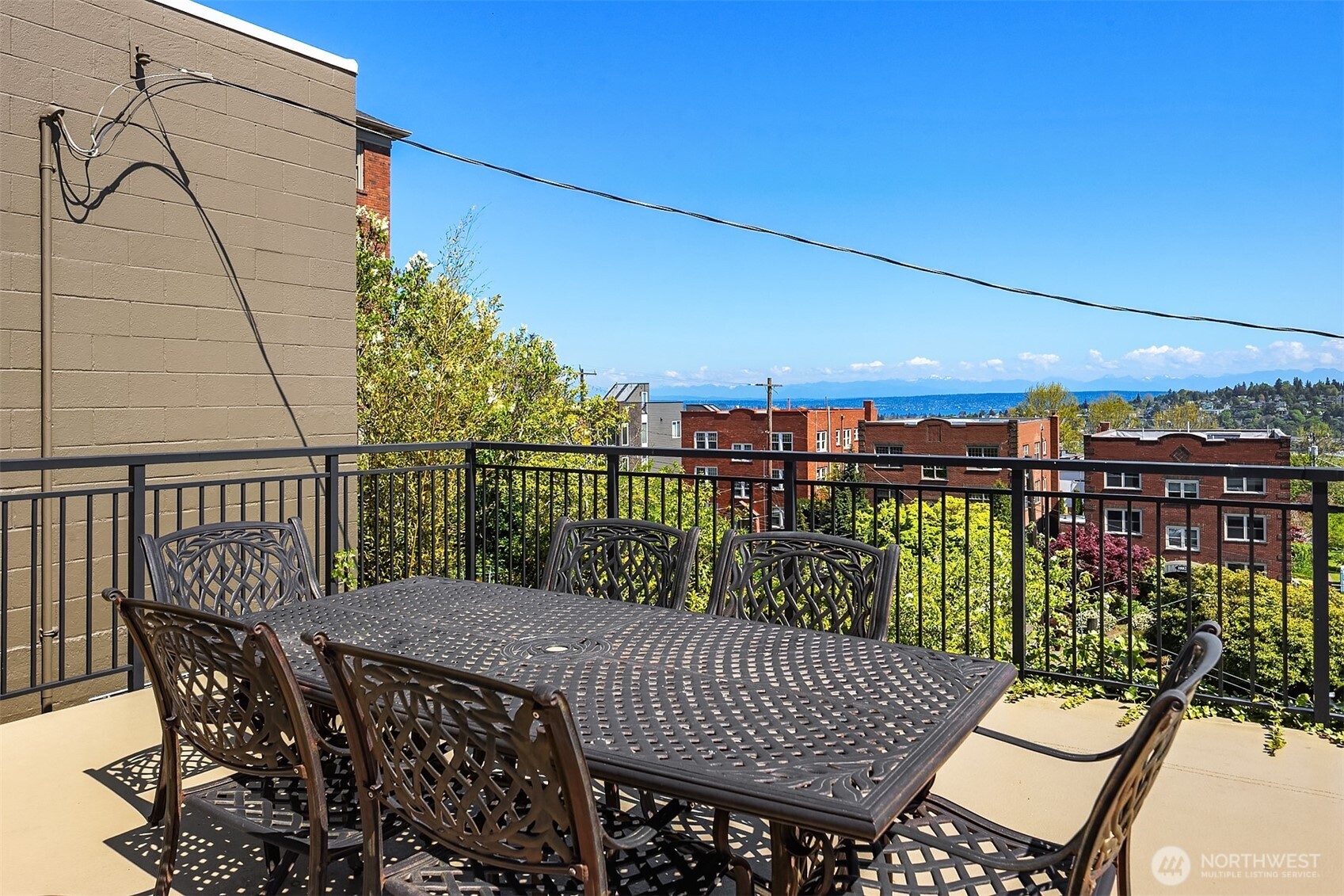 1902 Bigelow Avenue N #403, Seattle, WA 98109