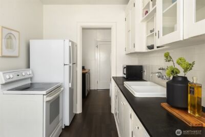 1902 Bigelow Avenue N #403, Seattle, WA 98109 - Photo 9