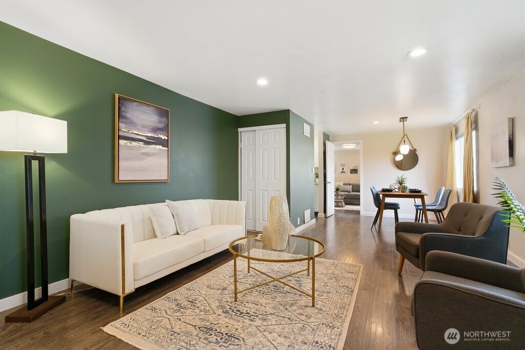 12214 4th Avenue SW, Seattle, WA 98146-2951