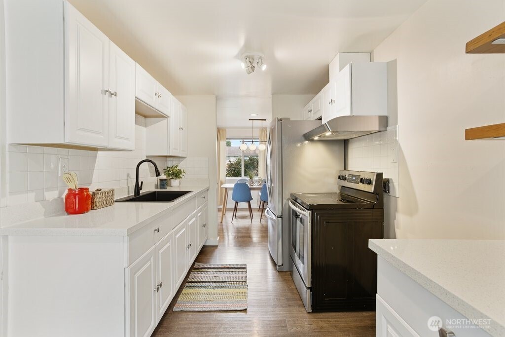 12214 4th Avenue SW, Seattle, WA 98146-2951