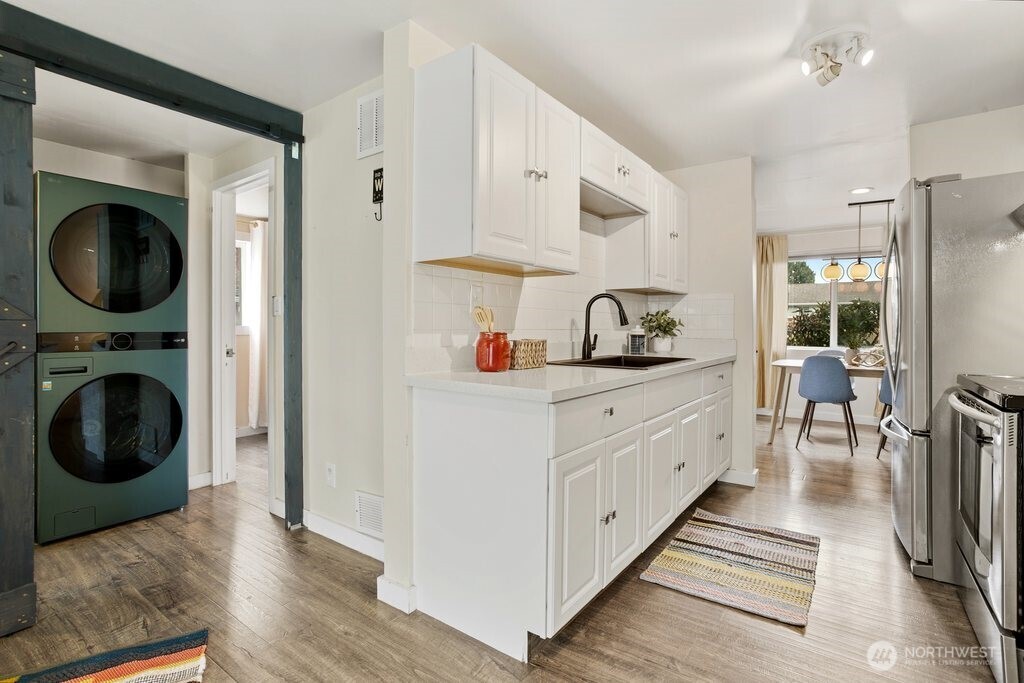 12214 4th Avenue SW, Seattle, WA 98146-2951