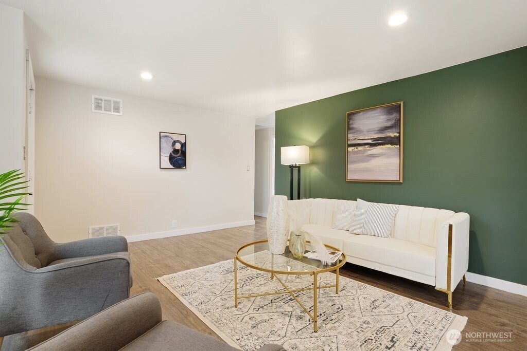 12214 4th Avenue SW, Seattle, WA 98146-2951