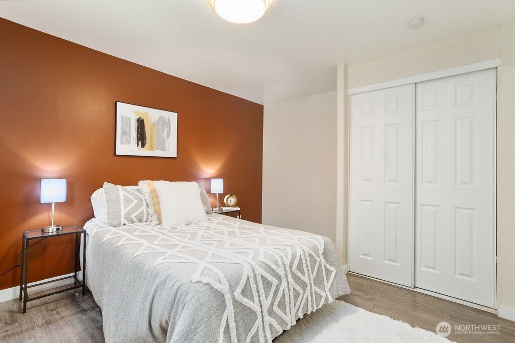 12214 4th Avenue SW, Seattle, WA 98146-2951